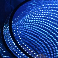 Wall decoration infinite mirrored effect and LED light PC-Infiny M