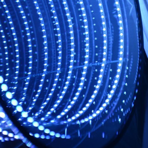 Wall decoration infinite mirrored effect and LED light PC-Infiny M