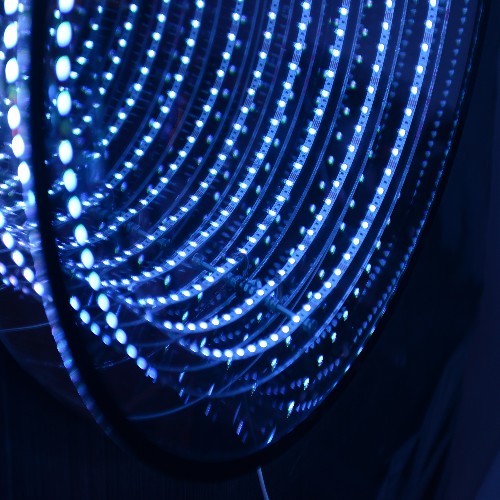 Décoration murale effet miroir infinie et LED PC-Infiny M