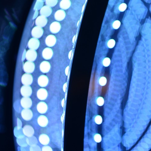 Décoration murale effet miroir infinie et LED PC-Infiny M