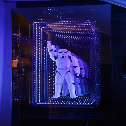 Décoration murale effet miroir infini et Stormtrooper PC-Storm M
