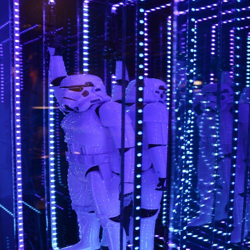 Décoration murale effet miroir infini et Stormtrooper PC-Storm M