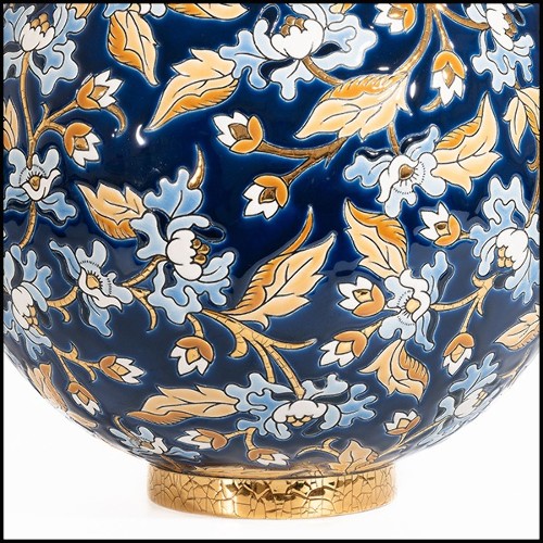 Vase 220- White and blue Flowers