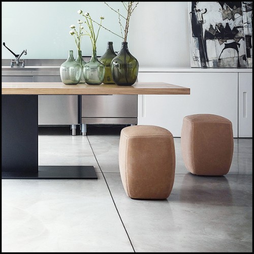 Stool 154 - Virgil Leather - Elegant Leather Stool - Pacific Compagnie.