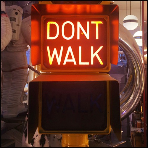 Traffic Light PC - Walk Don't Walk Yellow - Feu design - Pacific Compagnie.