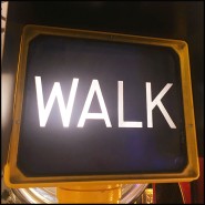 Traffic Light PC - Walk Don't Walk Yellow - Deco industrielle - Pacific Compagnie.