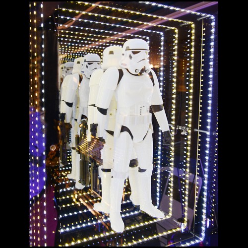 Miroir PC - Wall Decoration Stormtrooper L - Bold stormtrooper silhouette, enhances wall space - Pacific Compagnie.
