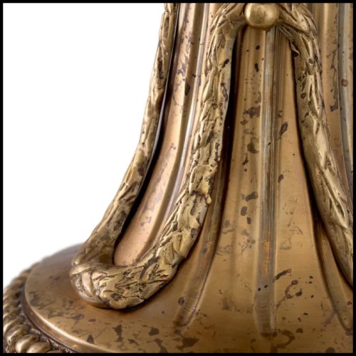 Hurricane Eichholtz - Vitruvian