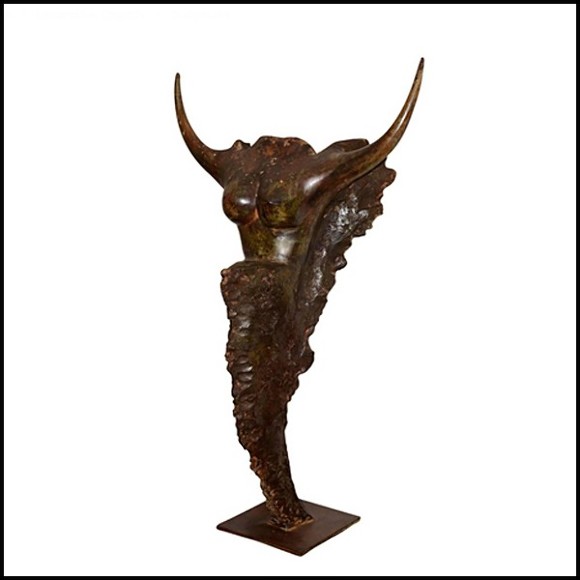 Sculpture PC - Femme Taureau - Création artistique - Pacific Compagnie.