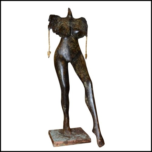 Sculpture 19-Femme à tête de coq