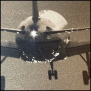 Photo 06 - Jet 4 - Atterrissage nuit - Pacific Compagnie.