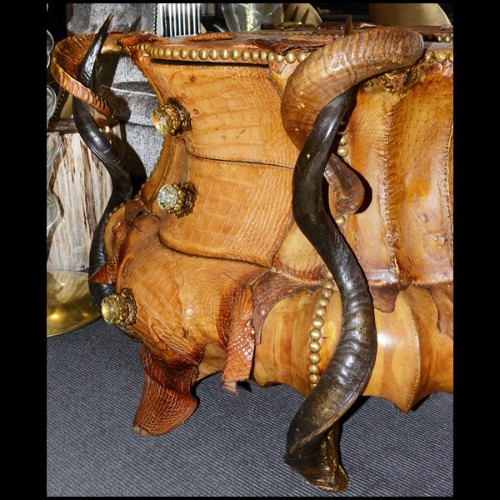 Commode PC - Horns and Croco - Design unique - Pacific Compagnie.