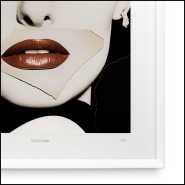 Impression 24 - Coco Jolie par Philippe Vogelenzang - Clear glass and wooden frame decorative art - Pacific Compagnie.