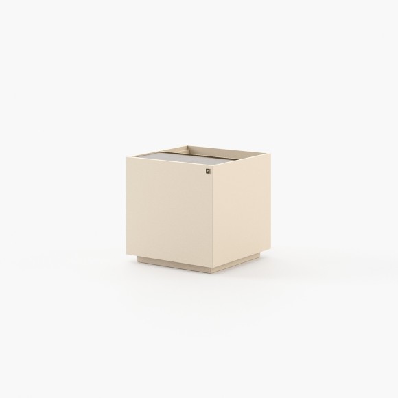 Table d’appoint 174 - Chios - Walnut side table with leather details - Pacific Compagnie.