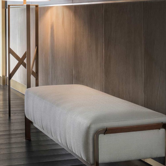 Bancs 150 - Arthur | Bancs de luxe en laiton bronzé pour intérieur raffiné - Pacific Compagnie.