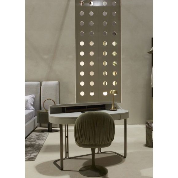 Bureaux 150 - Roma - Bureaux de luxe Bureaux 150- Roma avec matière première de qualité - Pacific Compagnie.