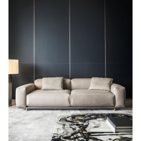 Canapés 150 - Boheme - Upscale canapé with brass varnished gold accents and leather upholstery - Pacific Compagnie.