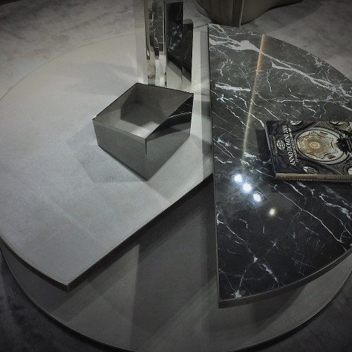 Tables basses 150 - Moon - Table basse de salon en ébène et laiton bronzé de marque Rugiano - Pacific Compagnie.