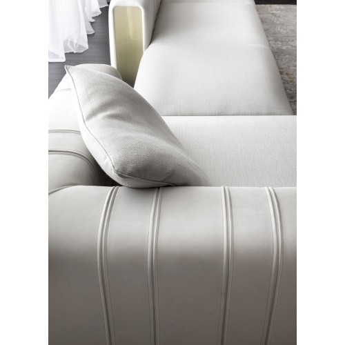 Canapés 150 - Luz - Canapé design en laiton brossé, parfait pour les intérieurs de luxe - Pacific Compagnie.