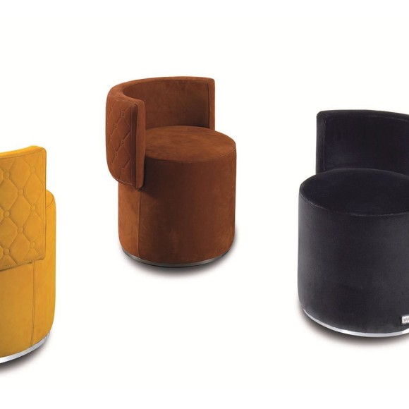 Pouf 150 - Love Seat - High-end repose pieds with sophisticated design - Pacific Compagnie.