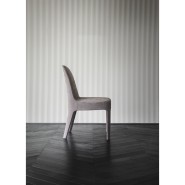Chaises 150 - Aria | Chaise de luxe Aria en cuir noir avec accoudoirs - Pacific Compagnie.