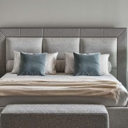 Lits 150 - Aura Low - Luxury bronze bed frame with brass details - Pacific Compagnie.