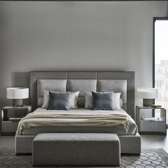 Lits 150 - Aura - Luxurious bronze brass bed frame with intricate details - Pacific Compagnie.