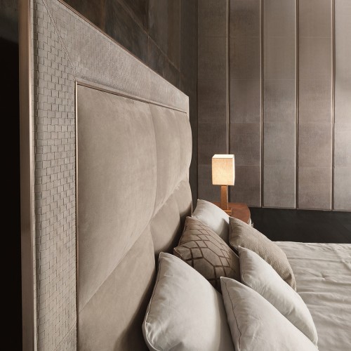 Lits 150 - Aura - Luxe bed with bronzed brass hardware and premium materials - Pacific Compagnie.