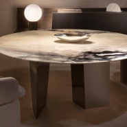 Tables 150 - Blanco - High-end dining table with unique dimensions and varnished bronze detail - Pacific Compagnie.
