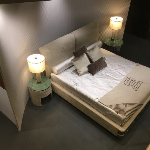 Lits 150 - Braid - Chambre à coucher élégante avec lit en laiton bronzé et chrome, design luxueux - Pacific Compagnie.