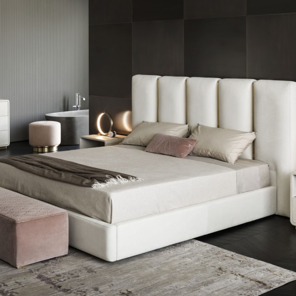 Lits 150 - Club - Sleek, modern bed with dimensions 228,5X222,5XH30/137 - Pacific Compagnie.
