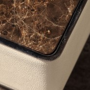 Tables basses 150 - Hugo - Table basse en emperador dark avec détails en chrome ou laiton bronzé - Pacific Compagnie.