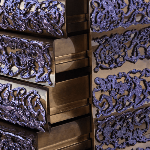 Commode 145 - Crochet - Richly detailed chest with nickeled brass handles - Pacific Compagnie.