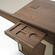 Bureau 163 - Midì - Compact wooden office desk with metal features - Pacific Compagnie.