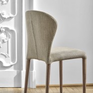Chaise 163 - Astrid - Chaise en bois Astrid de la marque Porada - Pacific Compagnie.