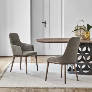 Chaise 163 - Connie - Chaise en bois avec design élégant - Pacific Compagnie.