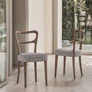 Chaise 163 - Noemi - Handcrafted wood chair with classic style - Pacific Compagnie.