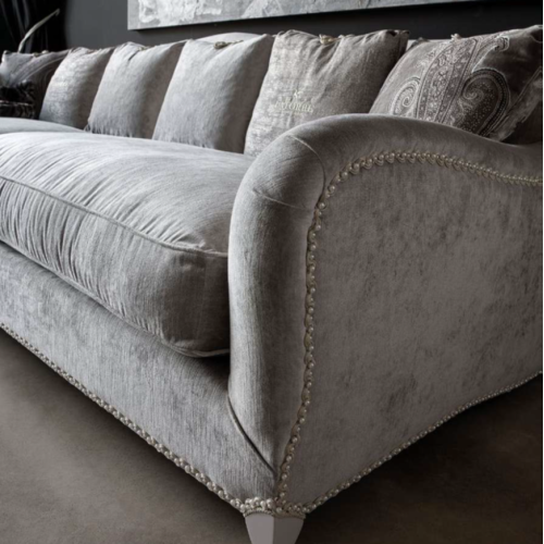Canapé 39 - Royalton Bride - Elegant high‑density foam lounge, versatile finish - Pacific Compagnie.