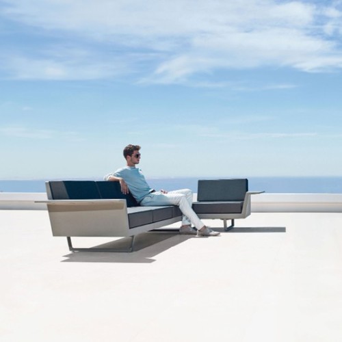 Canapé Modulaire 111 - Delta - Modular recyclable polyethylene sofa, vibrant colors - Pacific Compagnie.