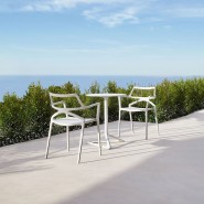 Chaise 111 - Delta - Modern recyclable polyethylene chair, multiple colors - Pacific Compagnie.