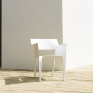 Fauteuil 111 - Hidra - Contemporary fiberglass chair, vibrant color options - Pacific Compagnie.