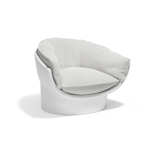 Fauteuil 111 - Luna - Sleek poly‑ethylene seat, indoor/outdoor versatile - Pacific Compagnie.