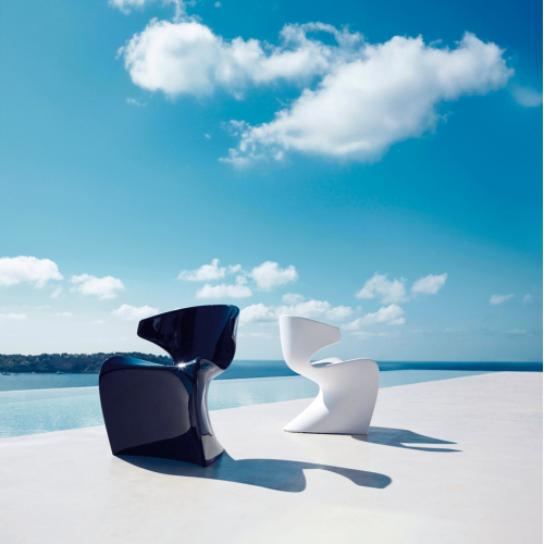 Fauteuil 111‑Wing - Sleek wing‑back armchair, recyclable polyethylene, multiple colors - Pacific Compagnie.