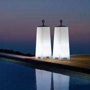 Lamlet d'extérieur 111 - Mora - sleek outdoor lamp, recyclable polyethylene, multiple colors - Pacific Compagnie.