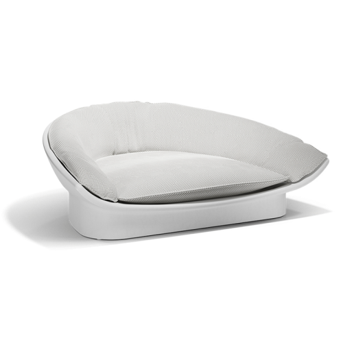 Méridienne 111 - Luna - Contemporary sunbed, durable recycled plastic, colorful finishes - Pacific Compagnie.