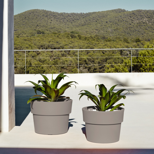 Pot 111 - Vaso - Modern recyclable planter, vibrant color options - Pacific Compagnie.