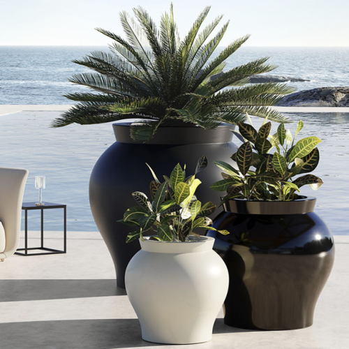 Pot 111 - Venus - compact size, smooth finish, indoor/outdoor use - Pacific Compagnie.
