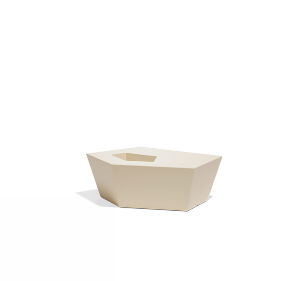 Table basse 111 - Faz - format standard 105 cm, style lounge compact - Pacific Compagnie.
