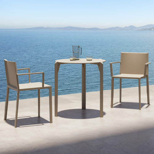 Table de repas Carrée 111 - Quartz - Medium square dining surface, modern fiberglass finish - Pacific Compagnie.