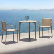 Table de repas Carrée 111 - Quartz - Medium square dining surface, modern fiberglass finish - Pacific Compagnie.